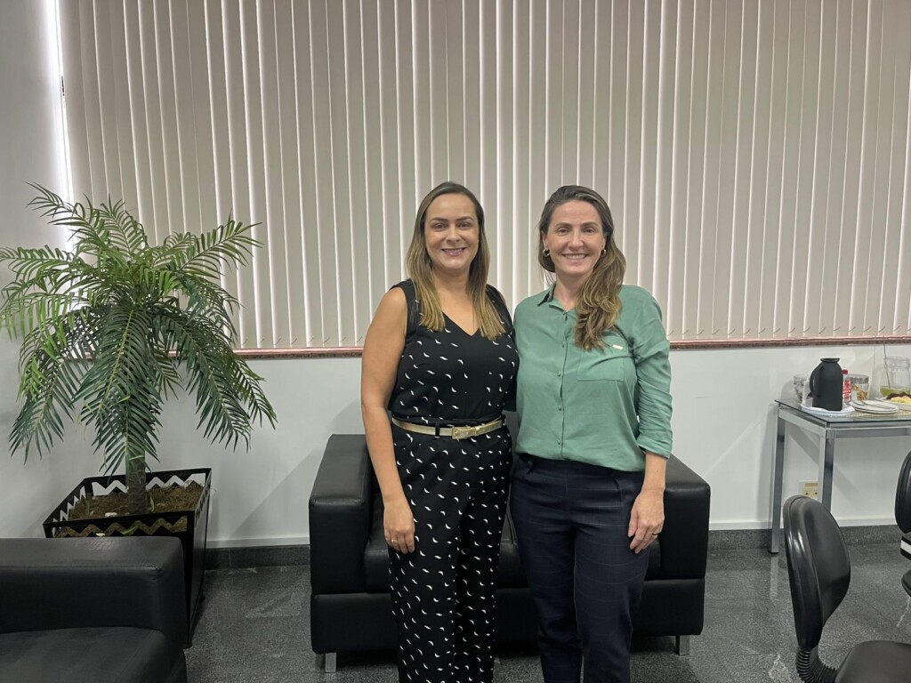Comissão de Proteção e Cuidados os Animais Coordenadora Fabiany Areas